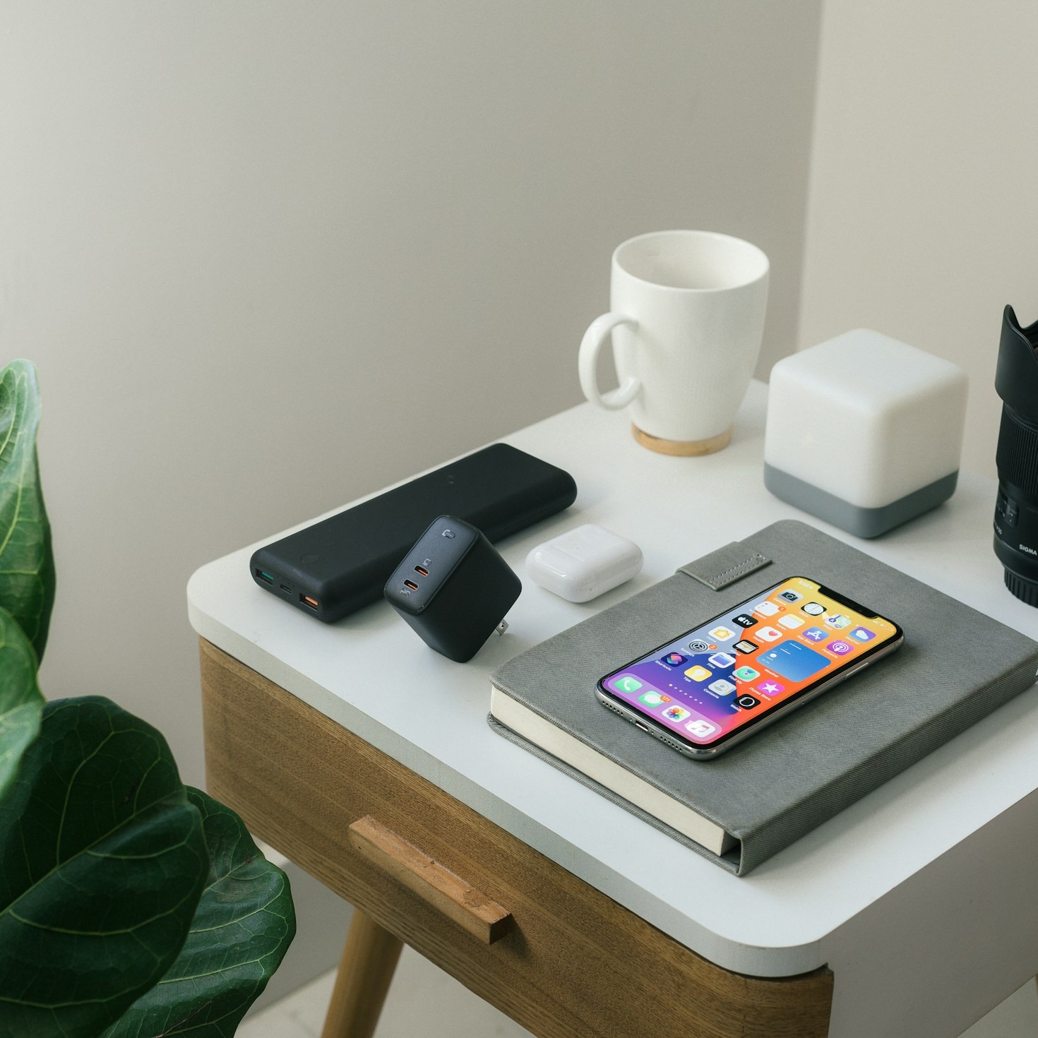Google Pixel vs iPhone: Which One Suits You?
